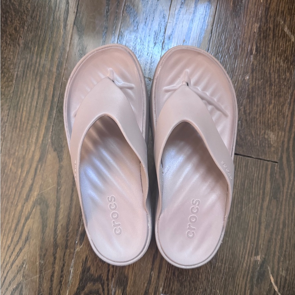 2 Pairs CROCS Getaway & Brooklyn Platform Sandals Flip Flops Quartz | Black | 7 - Picture 2 of 5